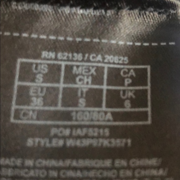 New Guess cold shoulder long sleeve top - Picture 7 of 7